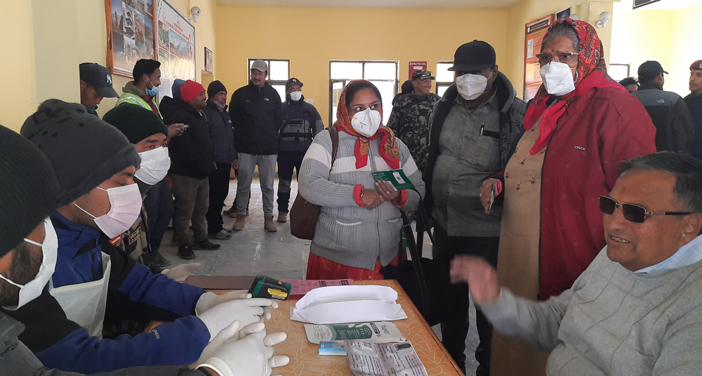 Health Desk in Mustang